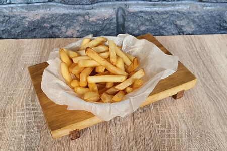 Картофель фри с соусом