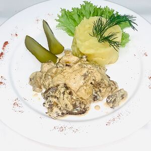 Бефстроганов по-домашнему с пюре