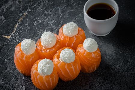 Лосось со сливочным сыром и соусом терияки