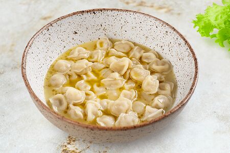 Пельмешки с бульоном