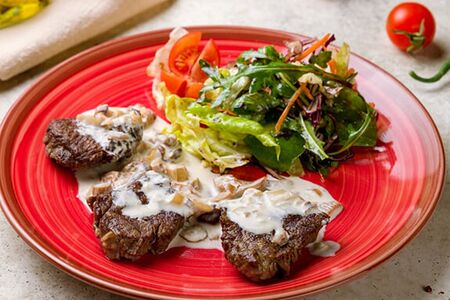 Медальоны из говяжьей вырезки