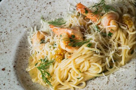 Спагетти с креветками