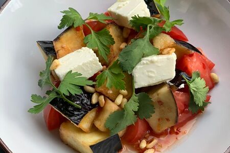 Теплый салат из баклажан