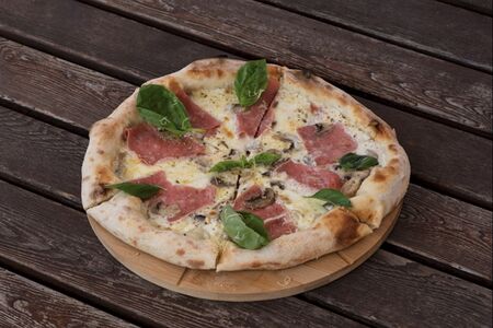 Пицца Грибы ветчина