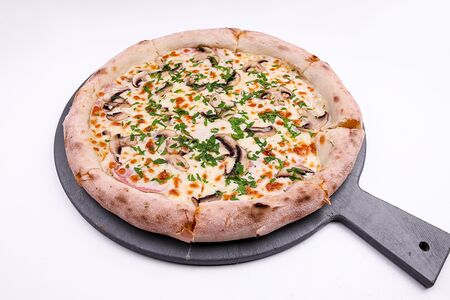 Пицца с ветчиной индейки и грибами