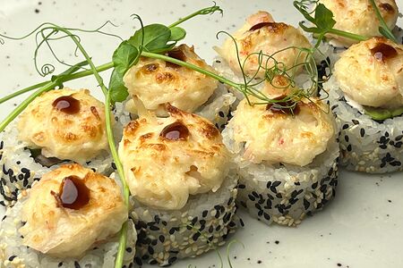 Запечённый ролл с крабом