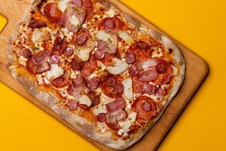 Римская пицца Супермясная средняя