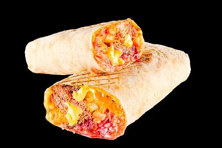 Шаурмиссия с говядиной и клюквенным соусом