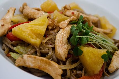 Гречневая лапша с курицей