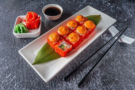 Запеченный ролл с лососем 8 шт