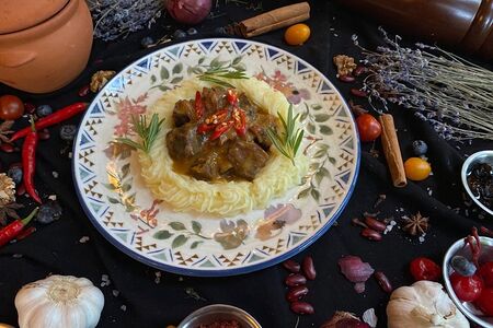 Томленые телячьи щечки