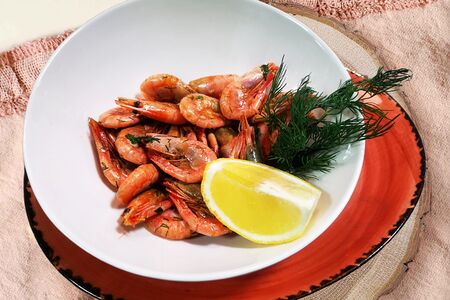 Креветки жареные в соево-чесночном соусе