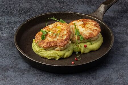 Куриные котлетки с картофельным пюре