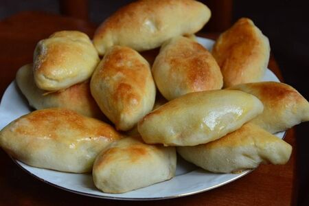 Печёный пирожок с картофелем