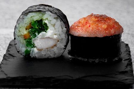 Ролл запечённый с цыплёнком и овощами