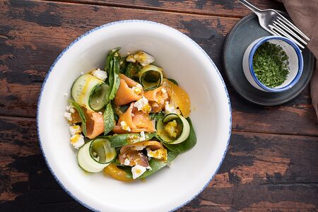 Салат с лососем и апельсином