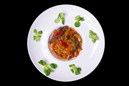 Паста с говядиной в азиатском стиле