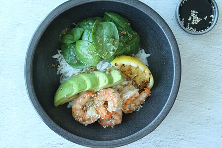 Райс боул с креветками