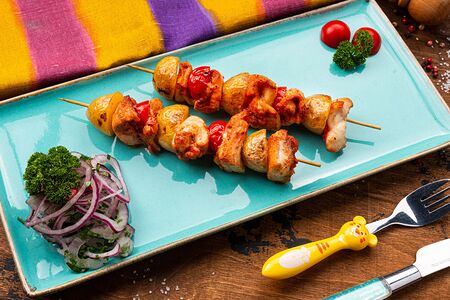 Мини-шашлык из курицы детское меню