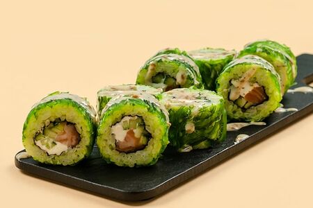 Ролл Лосось в лесу