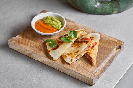 Кесадилья с говяжьим ребром