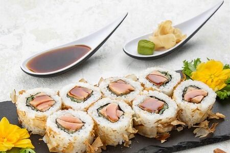 Ролл тунец терияки