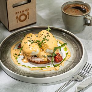 Бенедикт с ветчиной