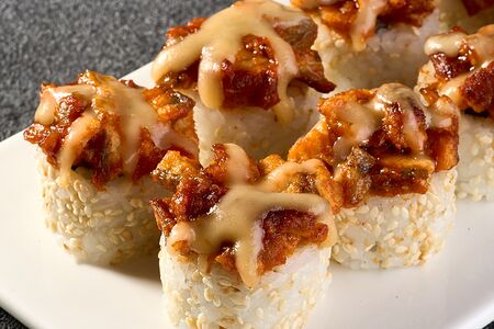 Ролл запеченный Угорь с сыром