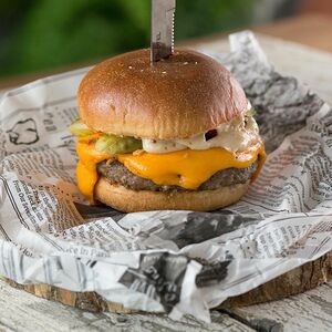 Чизбургер с говядиной и острым перцем