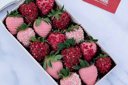 Клубника в шоколаде Pink M