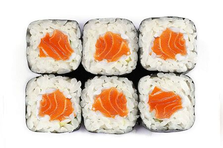 Классический ролл с лососем