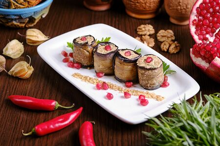 Баклажаны с орехами