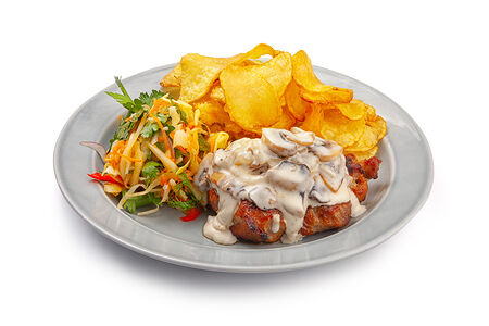 Стейк в сливочно-грибном соусе