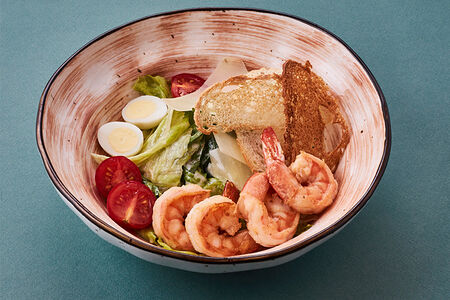 Салат Цезарь с креветками