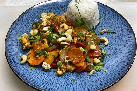 Курица с орешками кешью