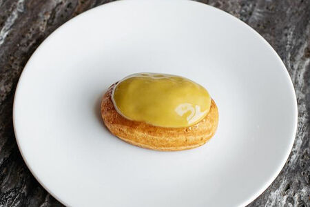 Эклер Фисташка