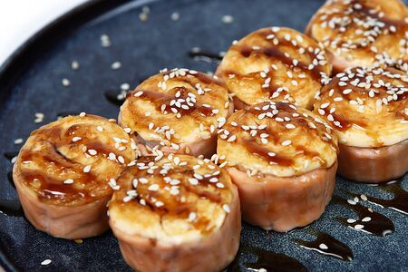 Запеченный ролл Филадельфия hot