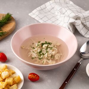 Бульон с курицей и вермишелью