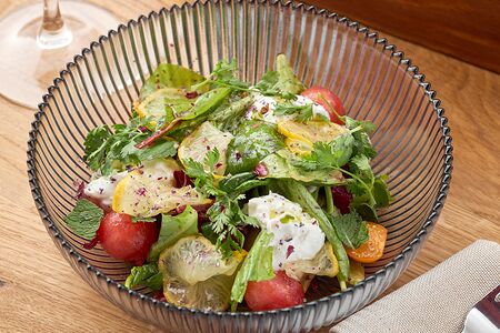 Салат с лимонами и страчателлой