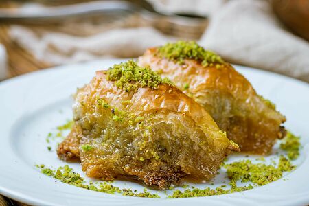 Шебиет с фисташками