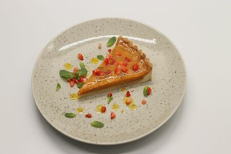 Облепиховый пирог с мятным соусом