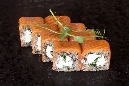 Филадельфия из киноа с луком