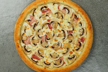 Грибная пицца