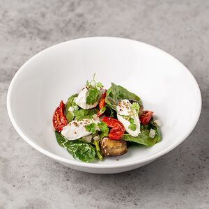 Салат c теплыми баклажанами и козьим сыром