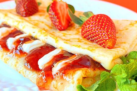 Блин Чизкейк с клубничным вареньем