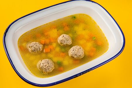 Суп с фрикадельками