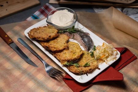 Картофельные драники с лососем