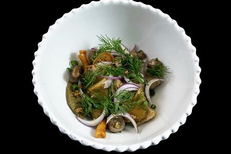 Ассорти из маринованных грибов