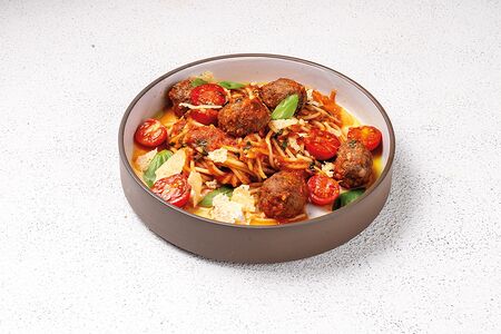 Спагетти с митболами