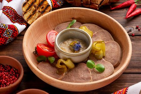 Язык говяжий отварной